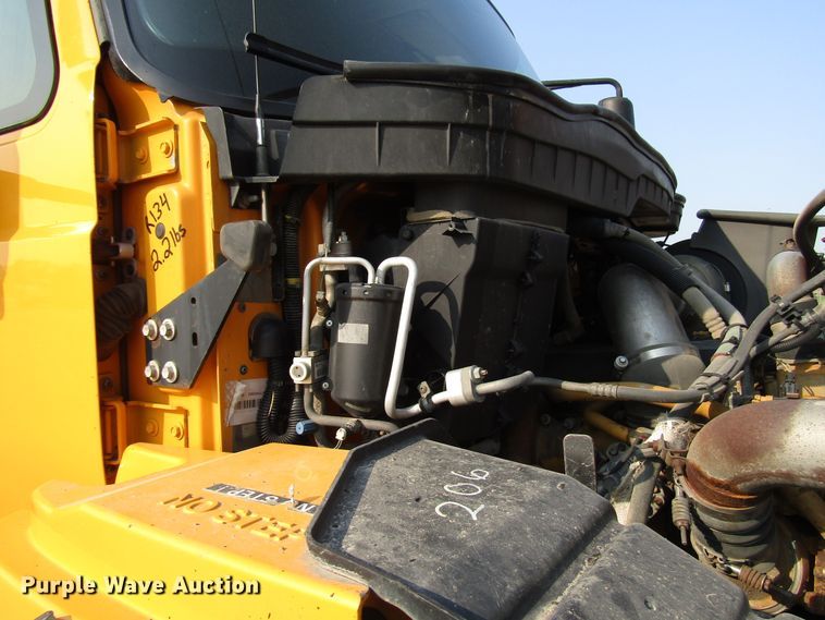 image for item DH2562 2008 International 7600 dump truck