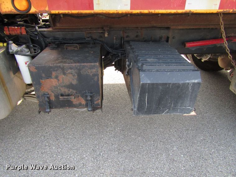 image for item DH2562 2008 International 7600 dump truck