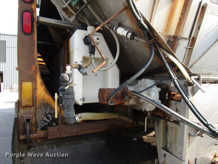 image for item DH2562 2008 International 7600 dump truck