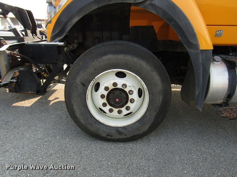 image for item DH2562 2008 International 7600 dump truck