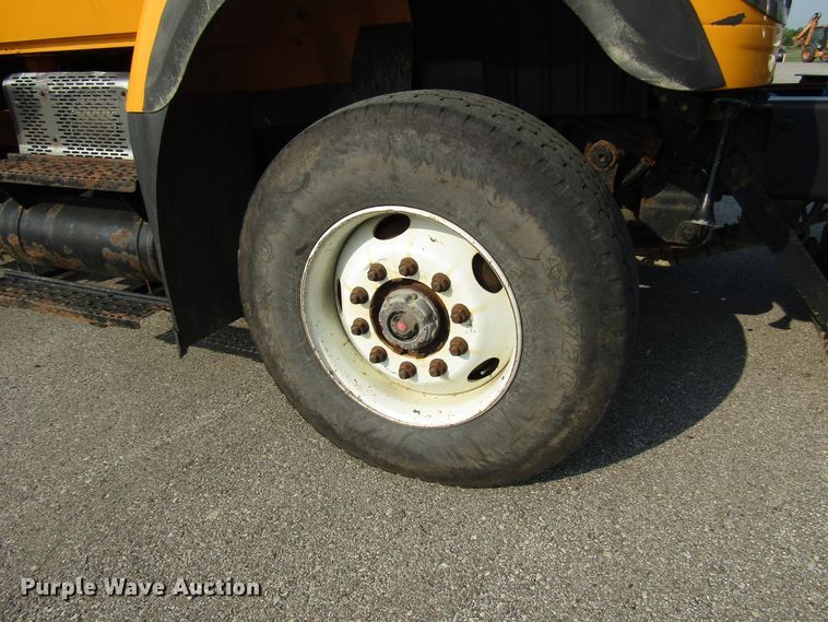 image for item DH2562 2008 International 7600 dump truck