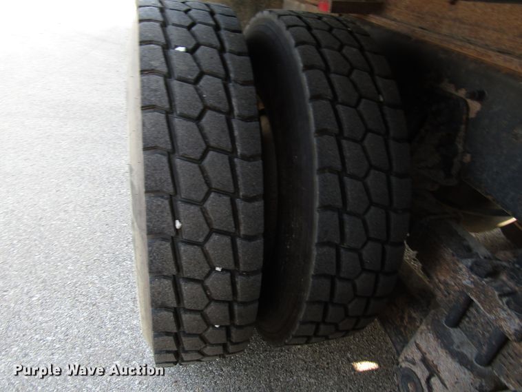 image for item DH2562 2008 International 7600 dump truck