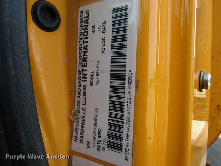 image for item DH2562 2008 International 7600 dump truck