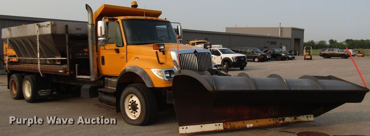 image for item DH2563 2006 International 7600 dump truck
