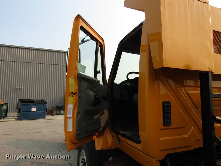 image for item DH2563 2006 International 7600 dump truck