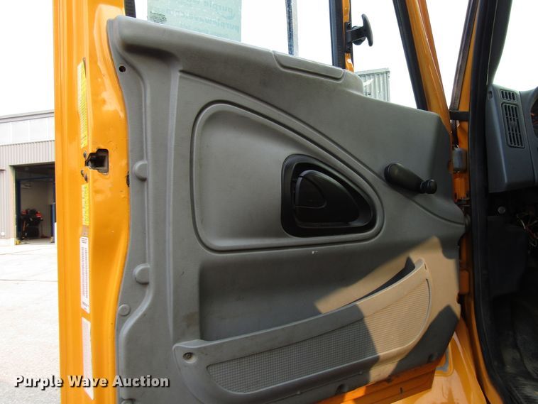 image for item DH2563 2006 International 7600 dump truck