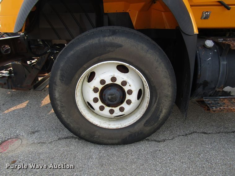 image for item DH2563 2006 International 7600 dump truck