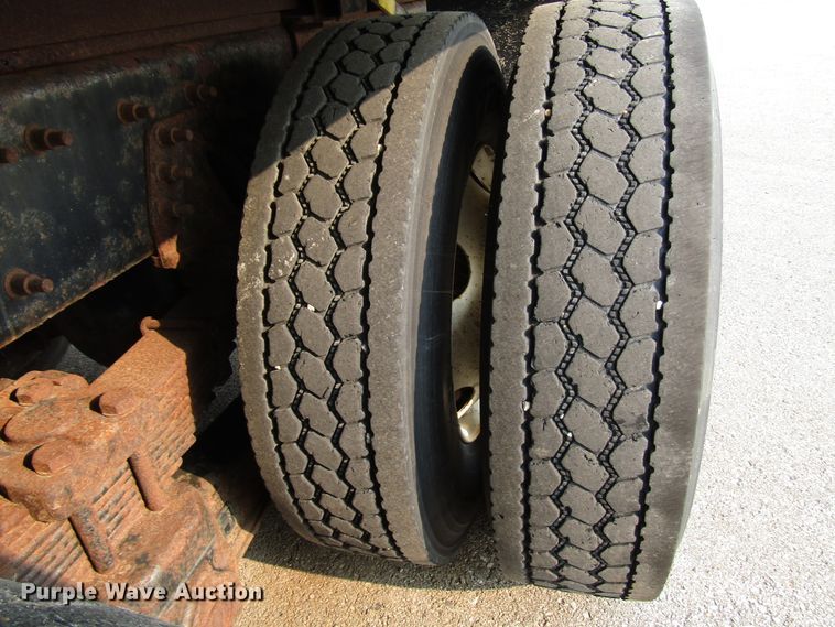 image for item DH2563 2006 International 7600 dump truck