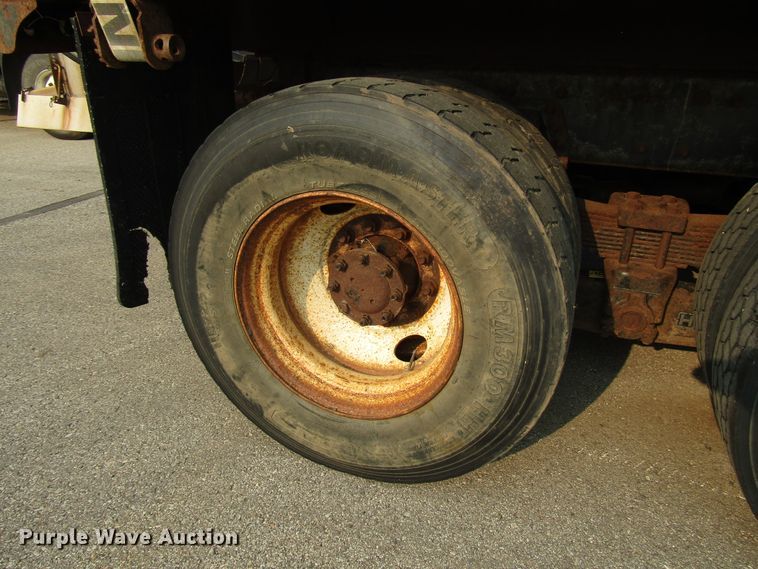 image for item DH2563 2006 International 7600 dump truck