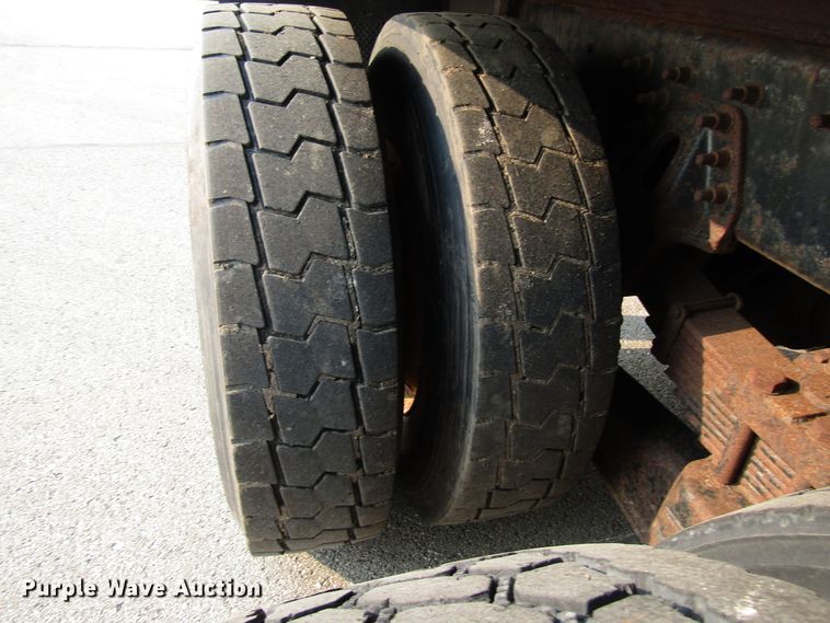 image for item DH2563 2006 International 7600 dump truck