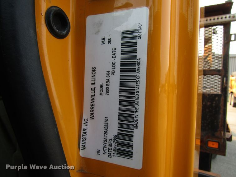 image for item DH2563 2006 International 7600 dump truck