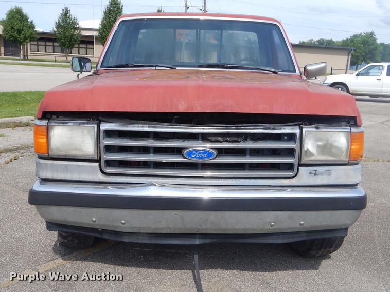 image for item ED9323 1990 Ford F150 pickup truck