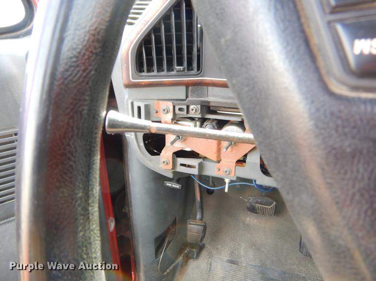 image for item ED9323 1990 Ford F150 pickup truck