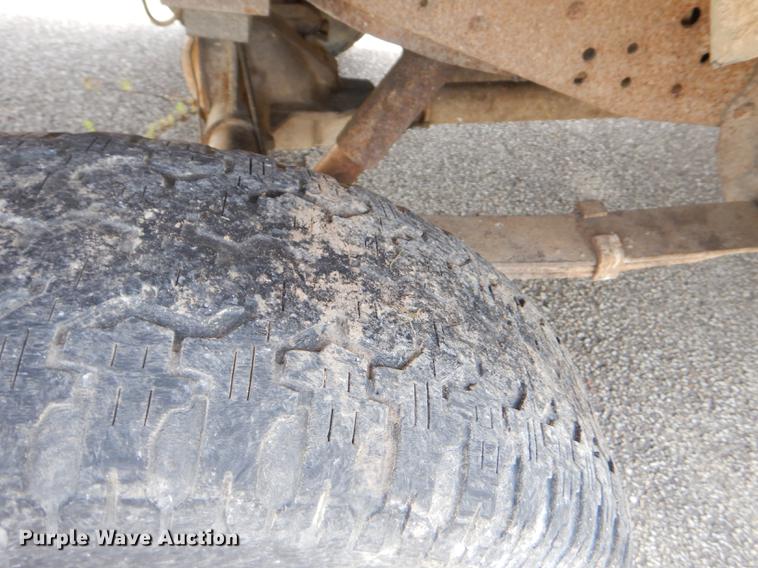 image for item ED9323 1990 Ford F150 pickup truck