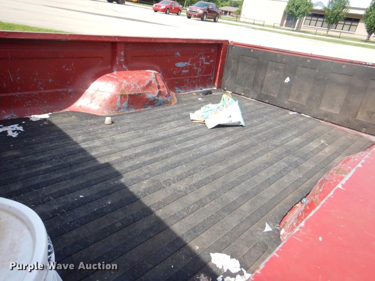 image for item ED9323 1990 Ford F150 pickup truck