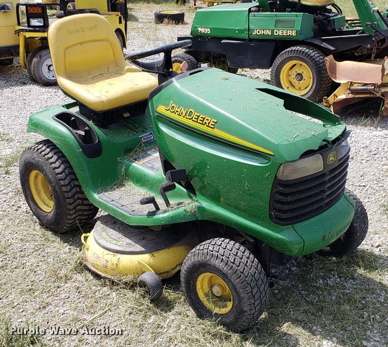 image for item ET9872 John Deere LT160 lawn mower
