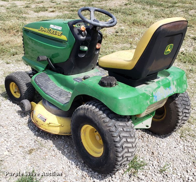 image for item ET9872 John Deere LT160 lawn mower
