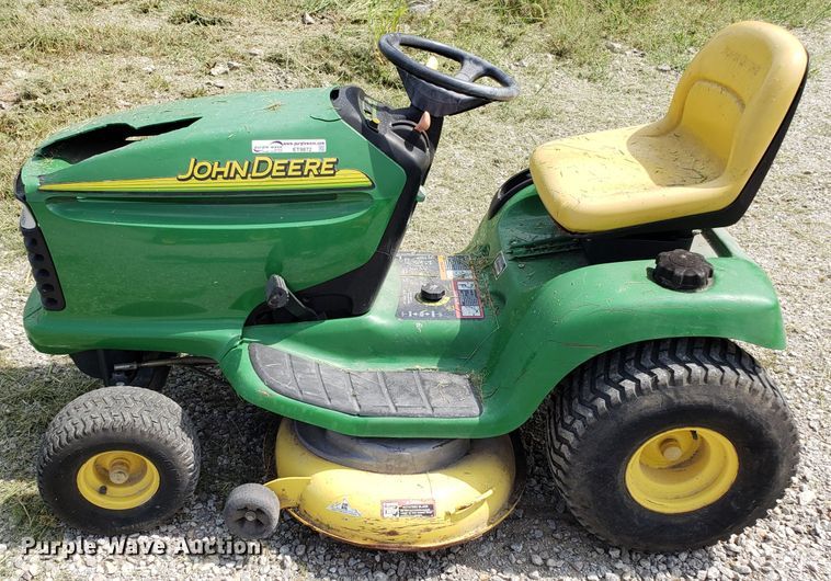 image for item ET9872 John Deere LT160 lawn mower