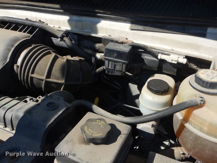 image for item FC9932 2004 Ford E150 van