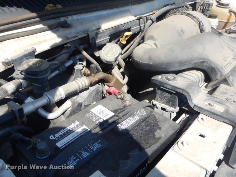 image for item FC9932 2004 Ford E150 van