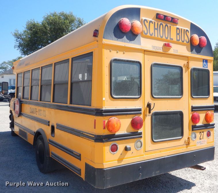 image for item FC9934 2005 Ford E450 shuttle bus