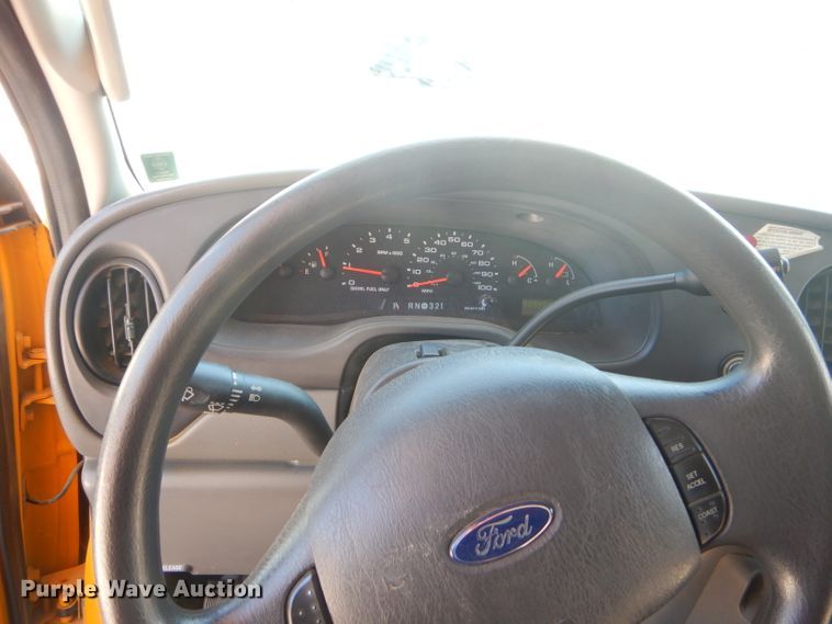 image for item FC9934 2005 Ford E450 shuttle bus