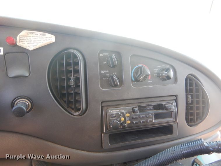 image for item FC9934 2005 Ford E450 shuttle bus