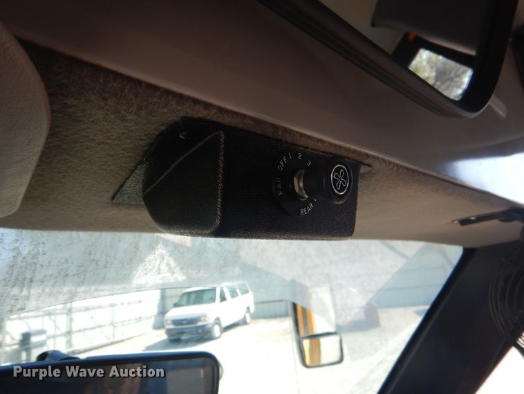 image for item FC9934 2005 Ford E450 shuttle bus