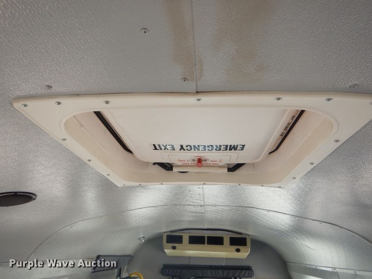 image for item FC9934 2005 Ford E450 shuttle bus