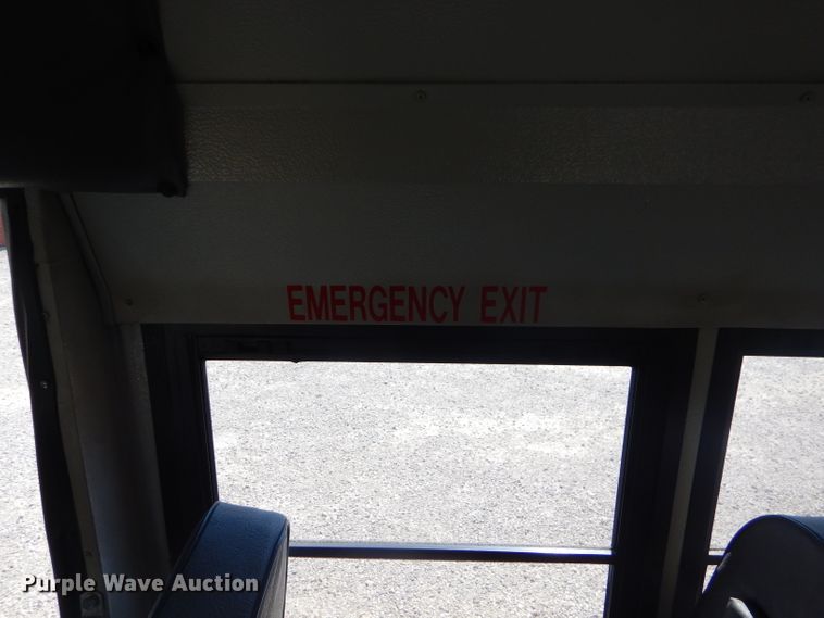 image for item FC9934 2005 Ford E450 shuttle bus