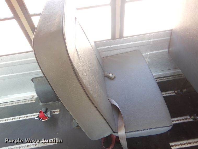 image for item FC9934 2005 Ford E450 shuttle bus