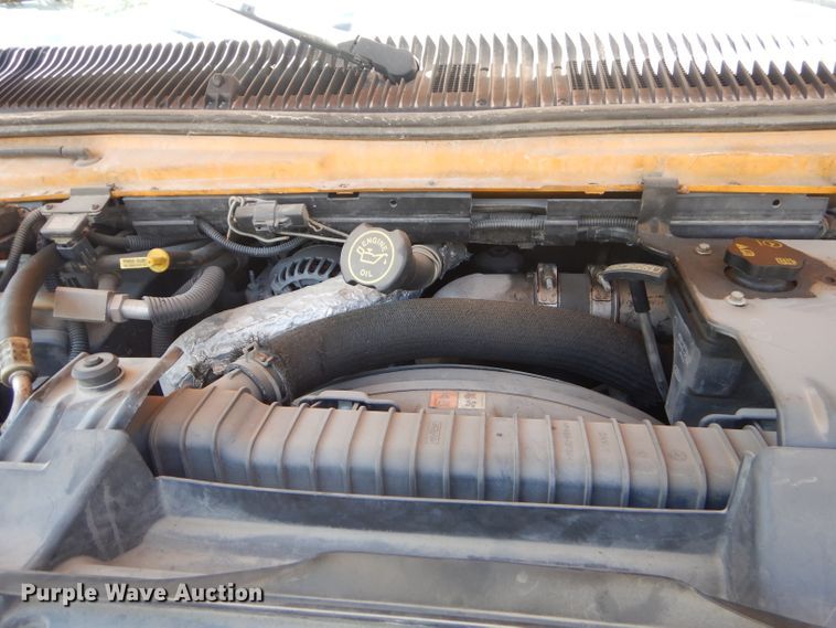 image for item FC9934 2005 Ford E450 shuttle bus