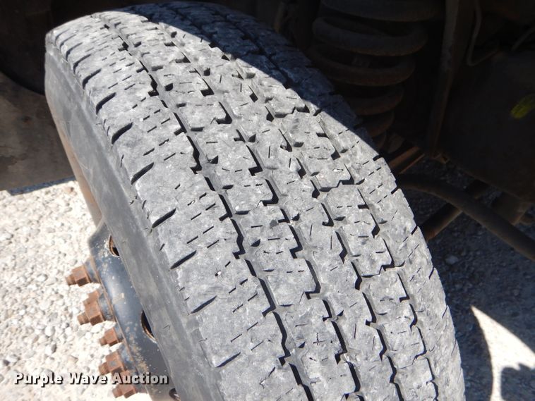 image for item FC9934 2005 Ford E450 shuttle bus