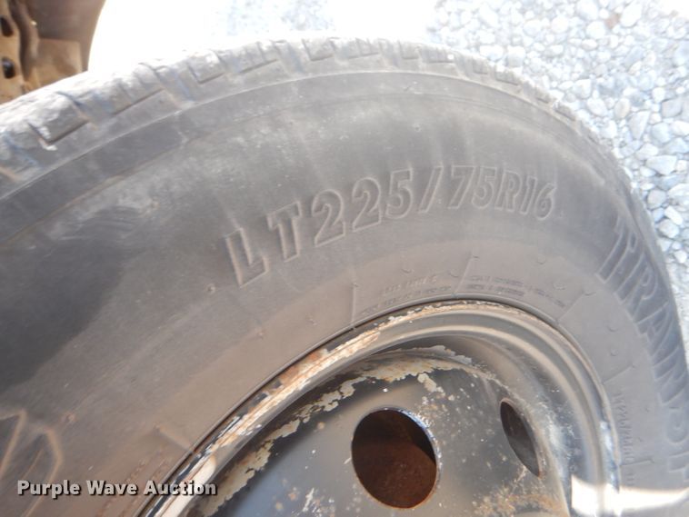 image for item FC9934 2005 Ford E450 shuttle bus