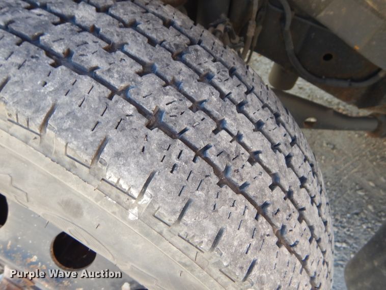 image for item FC9934 2005 Ford E450 shuttle bus