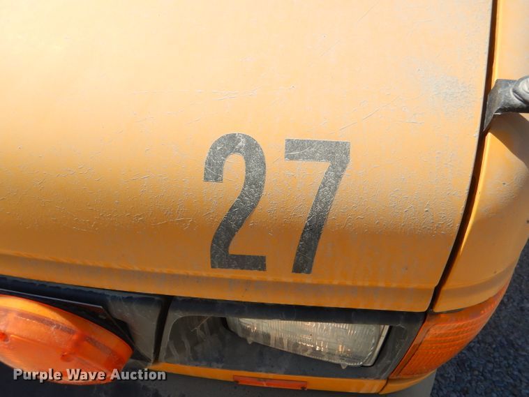 image for item FC9934 2005 Ford E450 shuttle bus