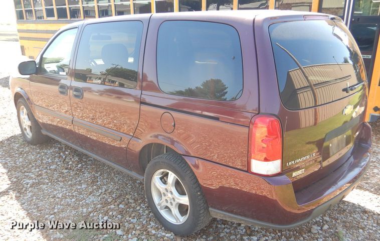 image for item FG9775 2008 Chevrolet Uplander LS van