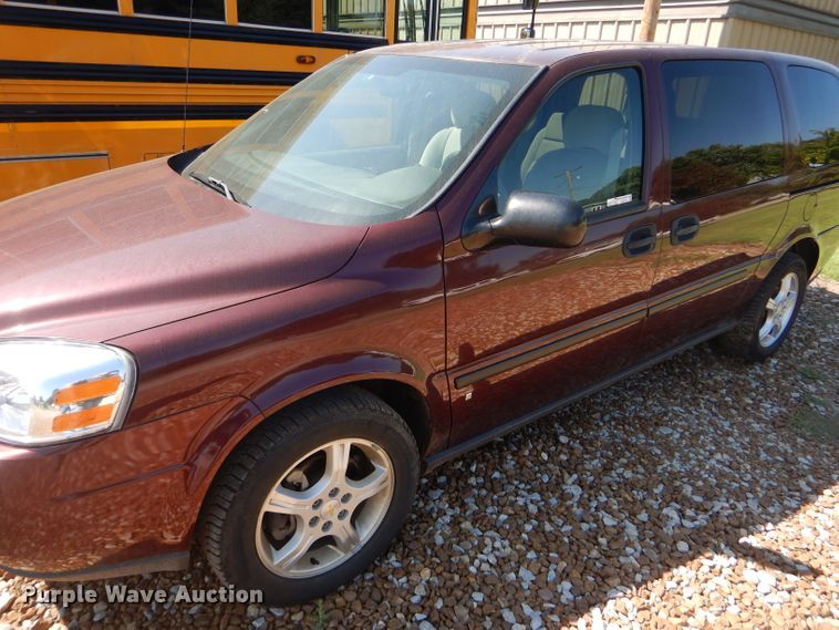 image for item FG9775 2008 Chevrolet Uplander LS van