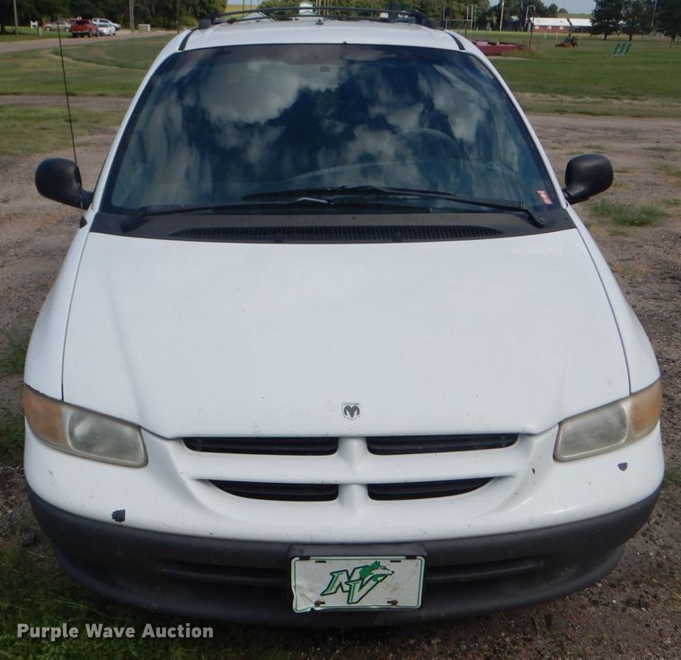 image for item FG9815 2000 Dodge Caravan mini van