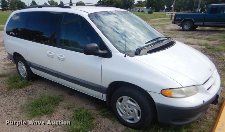 image for item FG9815 2000 Dodge Caravan mini van
