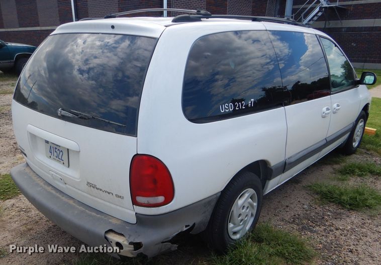 image for item FG9815 2000 Dodge Caravan mini van