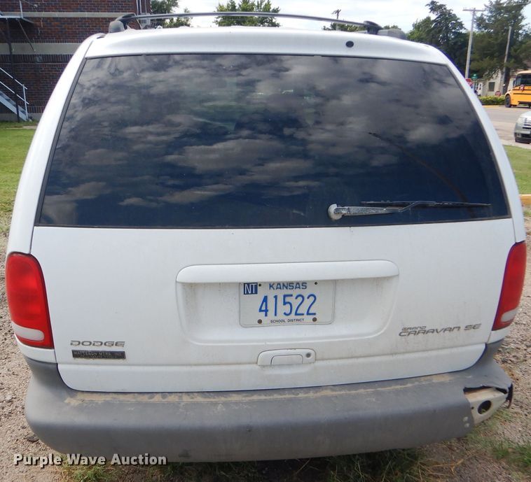 image for item FG9815 2000 Dodge Caravan mini van