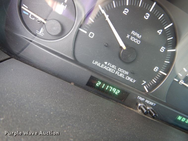 image for item FG9815 2000 Dodge Caravan mini van