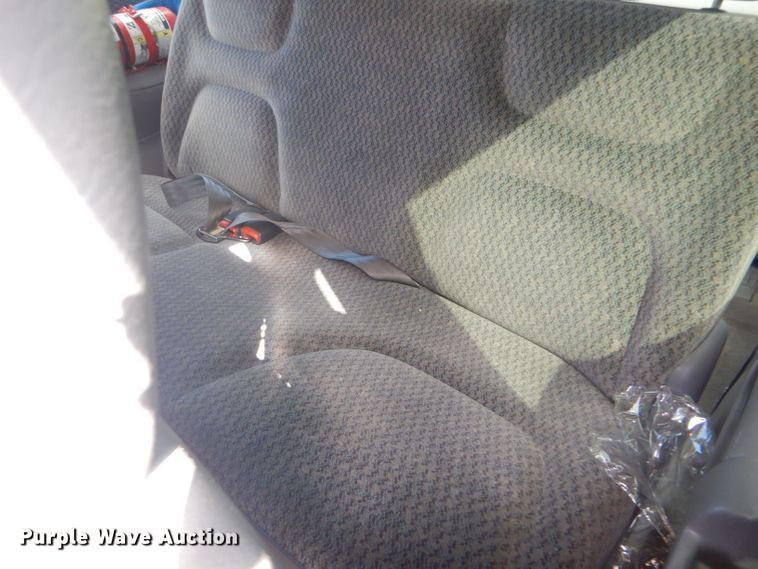 image for item FG9815 2000 Dodge Caravan mini van