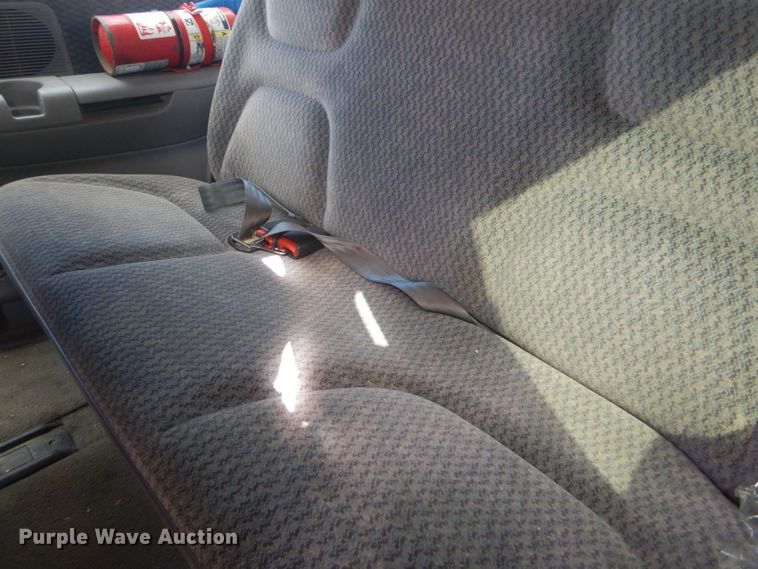 image for item FG9815 2000 Dodge Caravan mini van