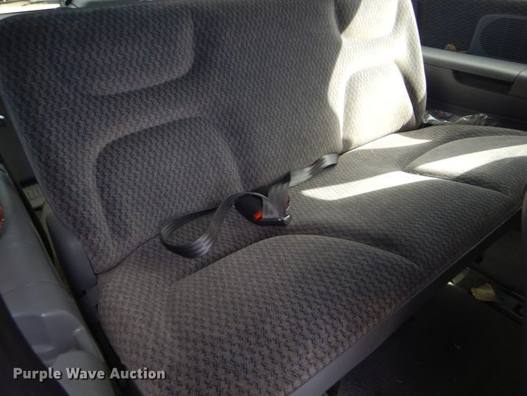 image for item FG9815 2000 Dodge Caravan mini van