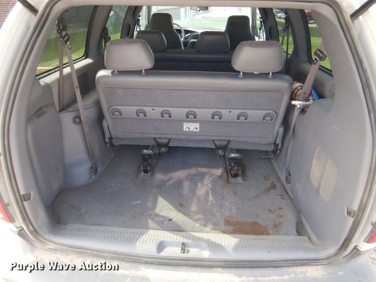 image for item FG9815 2000 Dodge Caravan mini van