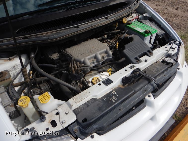 image for item FG9815 2000 Dodge Caravan mini van