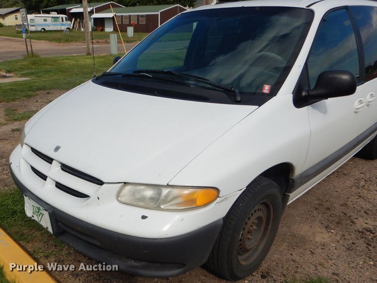 image for item FG9815 2000 Dodge Caravan mini van