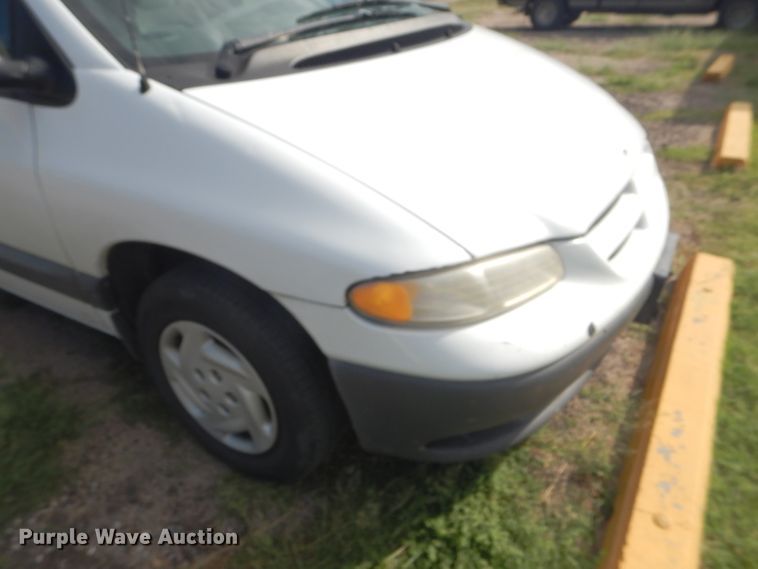 image for item FG9815 2000 Dodge Caravan mini van